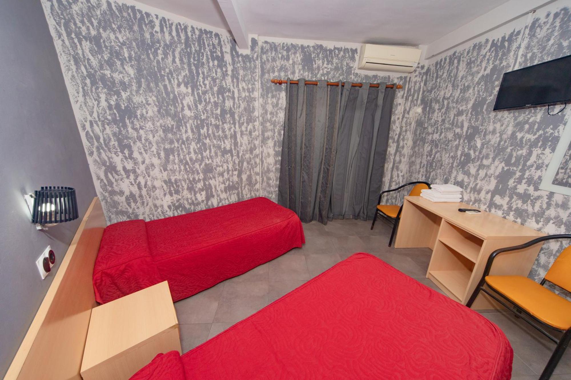 Hostal Virginia Favareta Eksteriør bilde