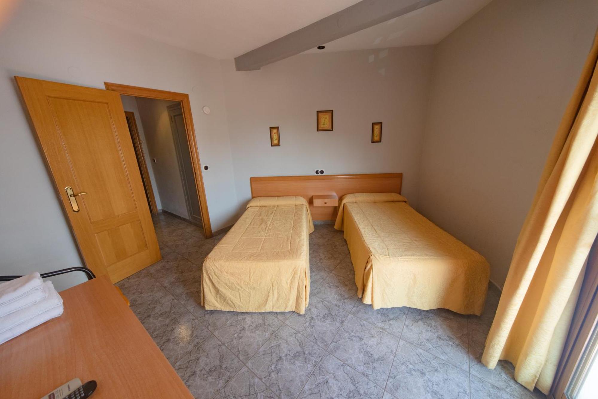 Hostal Virginia Favareta Eksteriør bilde