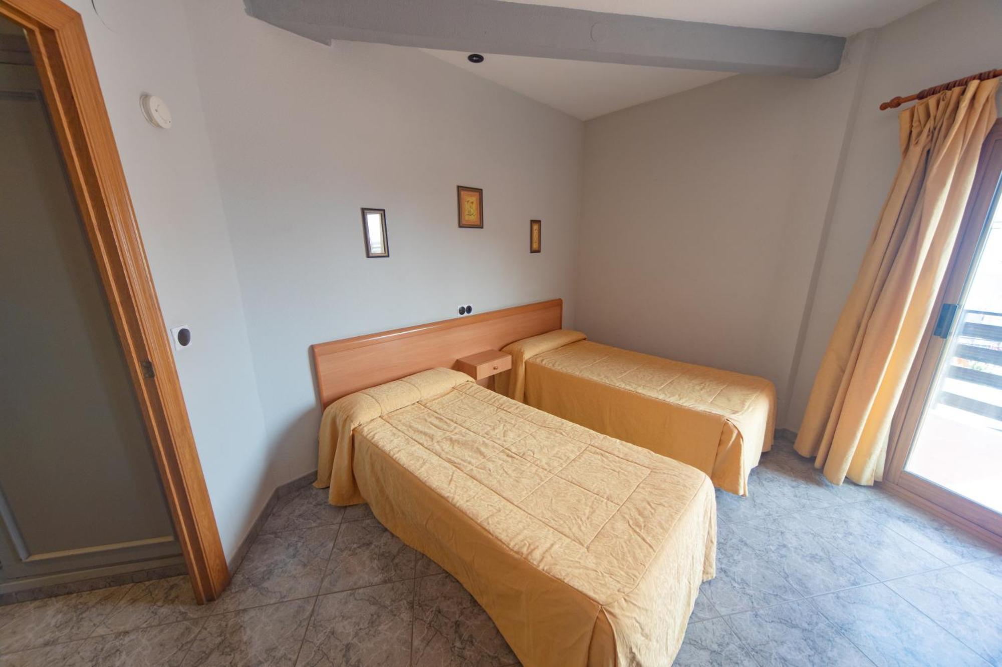Hostal Virginia Favareta Eksteriør bilde