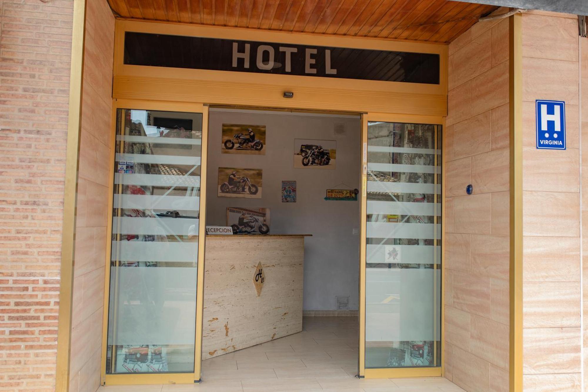 Hostal Virginia Favareta Eksteriør bilde